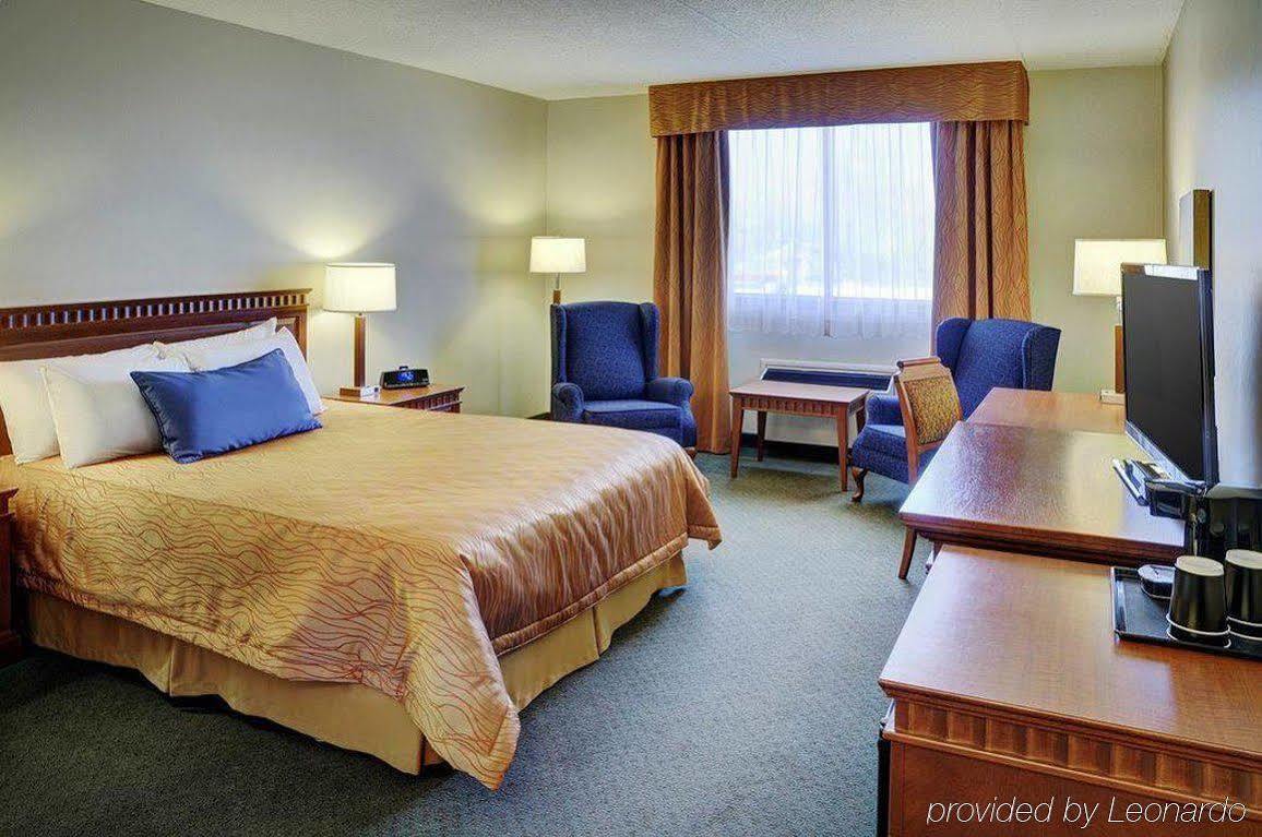 Travelway Inn Sudbury Exteriör bild